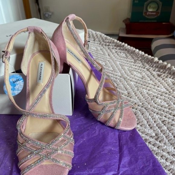 Pretty! Rhinestone and Pink Stacked Heel Shoes (NWT) - Picture 3 of 14